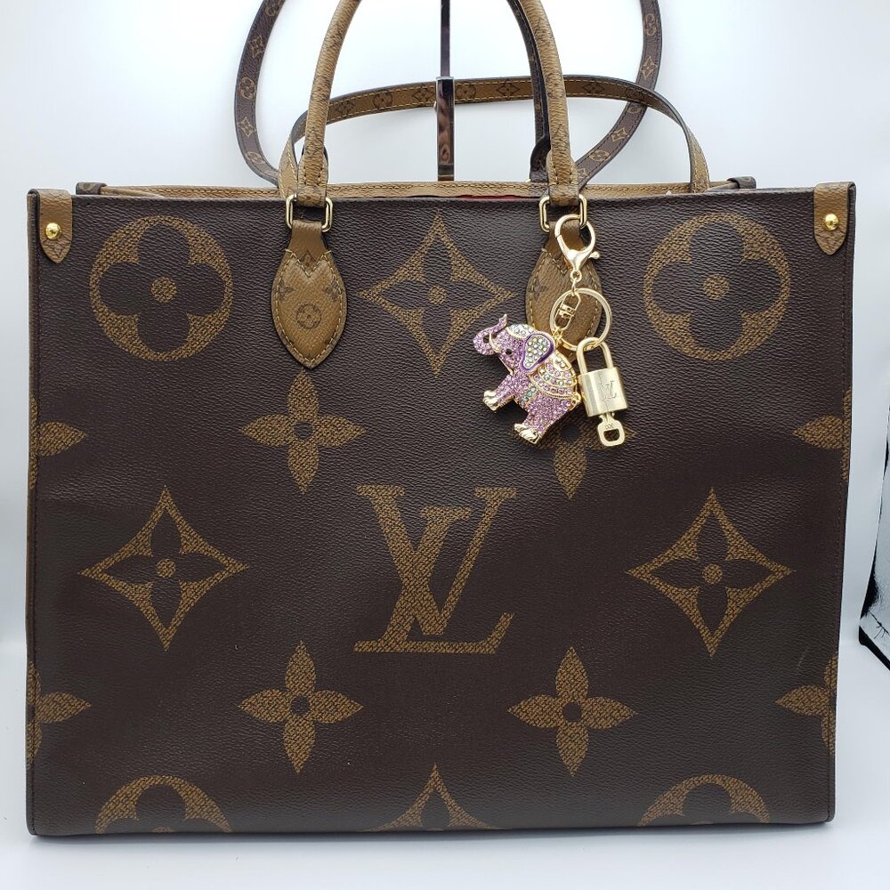 Authentic Louis Vuitton Gold Lock & Key ✨ Unbranded Elephant Bag Charm Keychain - Picture 4 of 9